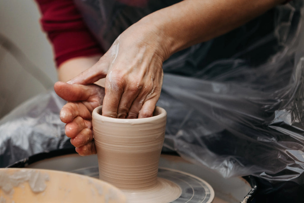 How can you tell if a mug is handmade?