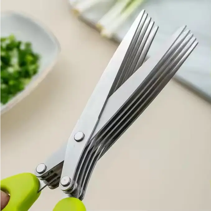 Stainless Steel Kitchen Scissors. The Blades Of The Kitchen Scissors Are Sharp And The Handles Are Comfortable.